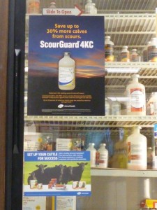 Erfolgsversprechen an der Kühlthekentür – Impfstoffe und Antibiotika gibt es in den USA rezeptfrei im Landhandel