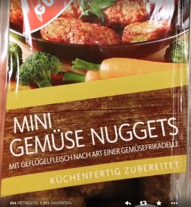 Wenn man unbedingt von der Veggie-Welle profitieren will: Gemüse-Nuggets mit Geflügelfleisch nach Art einer Gemüsefrikadelle (© @_goldenassam via Twitter)